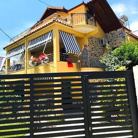 شقة Vila Aliaj Special Rooftop For Two دراس