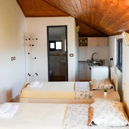 شقة Vila Aliaj Special Rooftop For Two