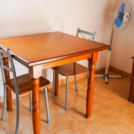 Vila Aliaj Special Rooftop For Two شقة *