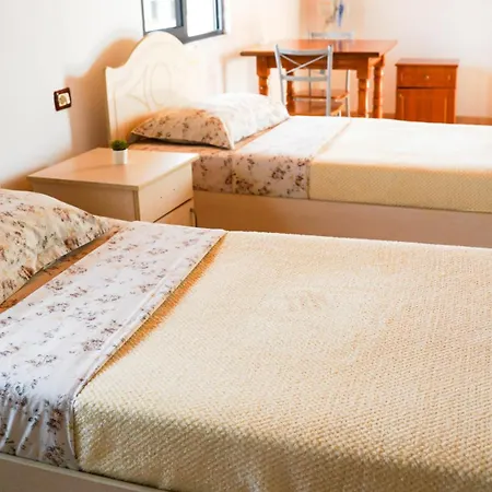 Vila Aliaj Special Rooftop For Two شقة *