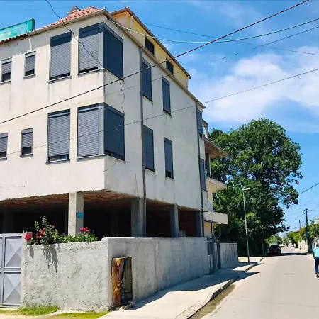 Vila Aliaj Special Rooftop For Two *