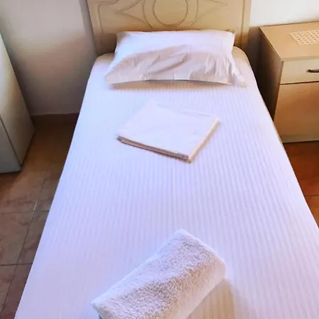 Apartment Vila Aliaj Special Rooftop For Two Durres
